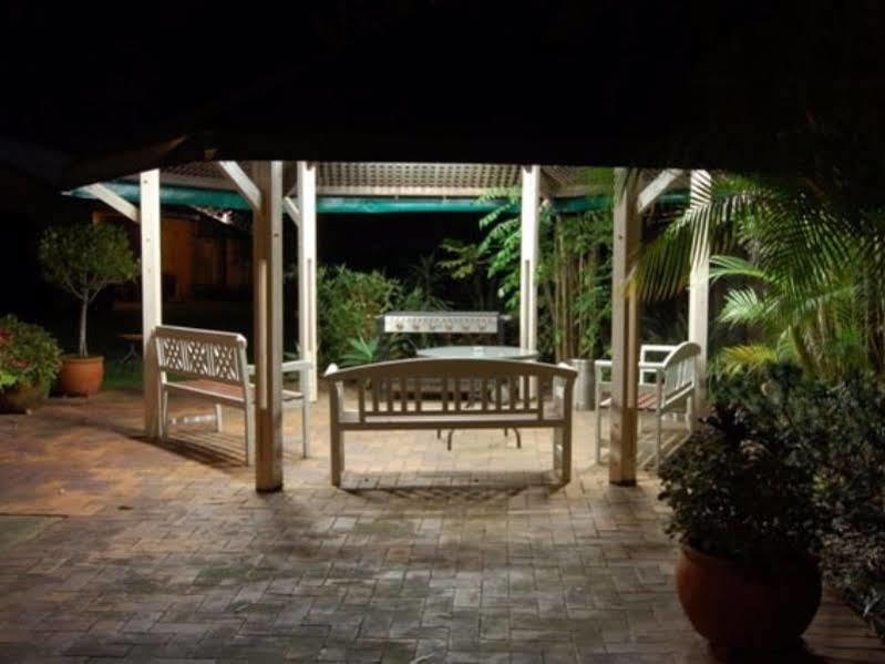 Sunshine Coast Motor Lodge Woombye Exterior photo
